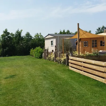Chalet 5a Op Recreatiepark De Wielen